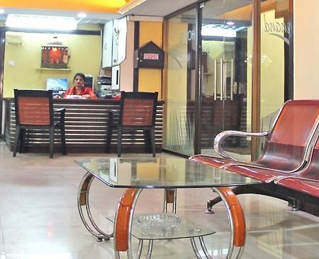 Neeranand Dalhousie- A Pure Vegetarian Hotel 加尔各答 外观 照片