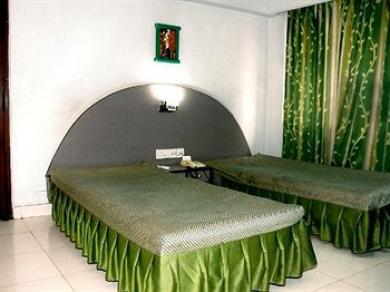 Neeranand Dalhousie- A Pure Vegetarian Hotel 加尔各答 外观 照片
