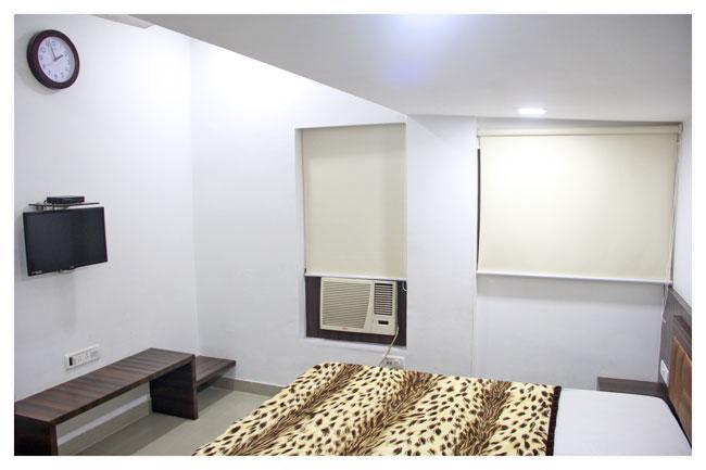 Neeranand Dalhousie- A Pure Vegetarian Hotel 加尔各答 外观 照片