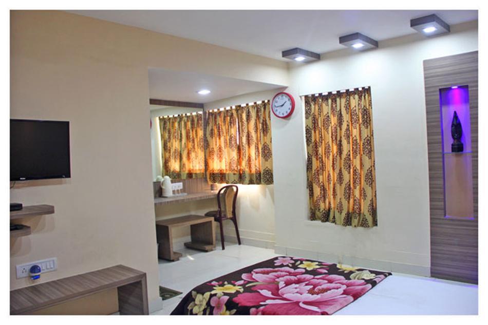 Neeranand Dalhousie- A Pure Vegetarian Hotel 加尔各答 外观 照片