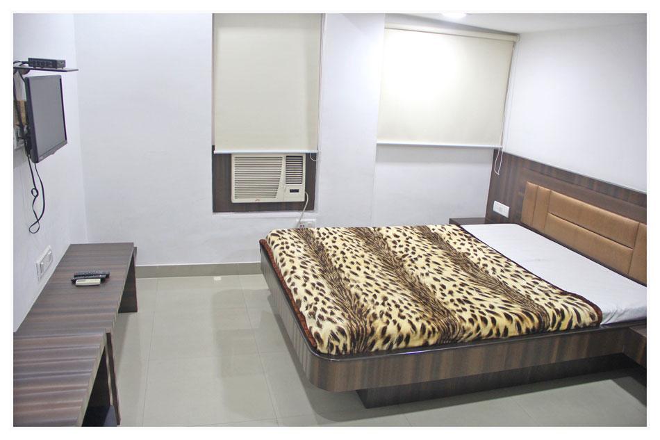 Neeranand Dalhousie- A Pure Vegetarian Hotel 加尔各答 外观 照片